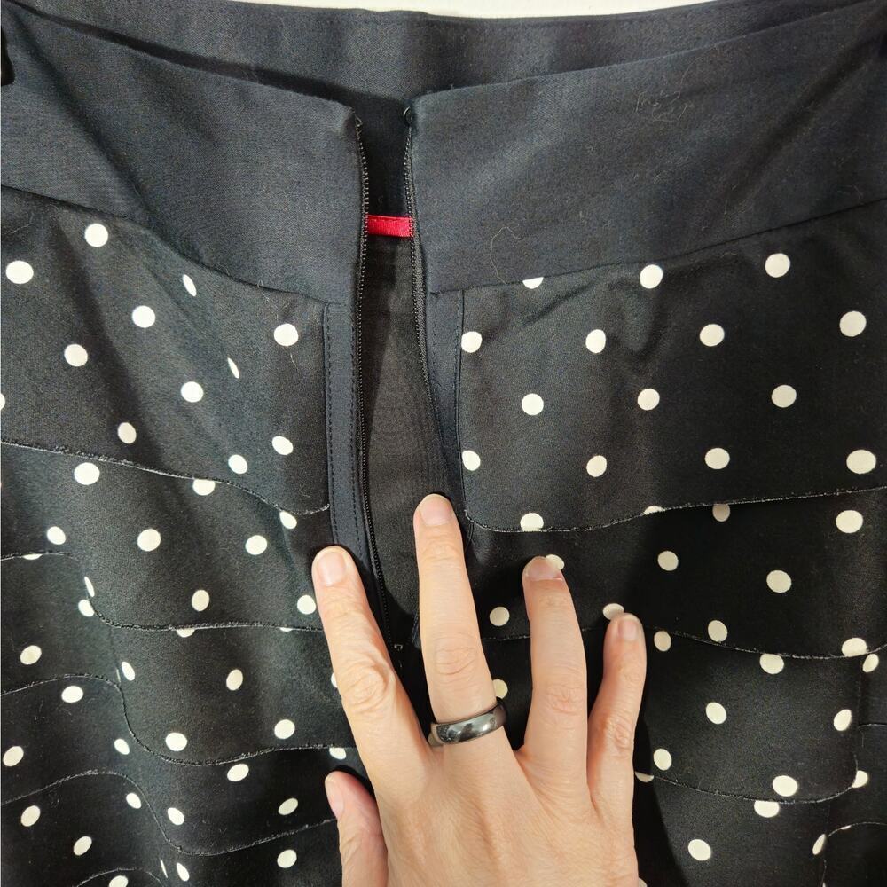 WHBM Polka Dot Tiered Pencil Skirt Sz 10 Medium Black/White Stretch Knee Length - Picture 4 of 7